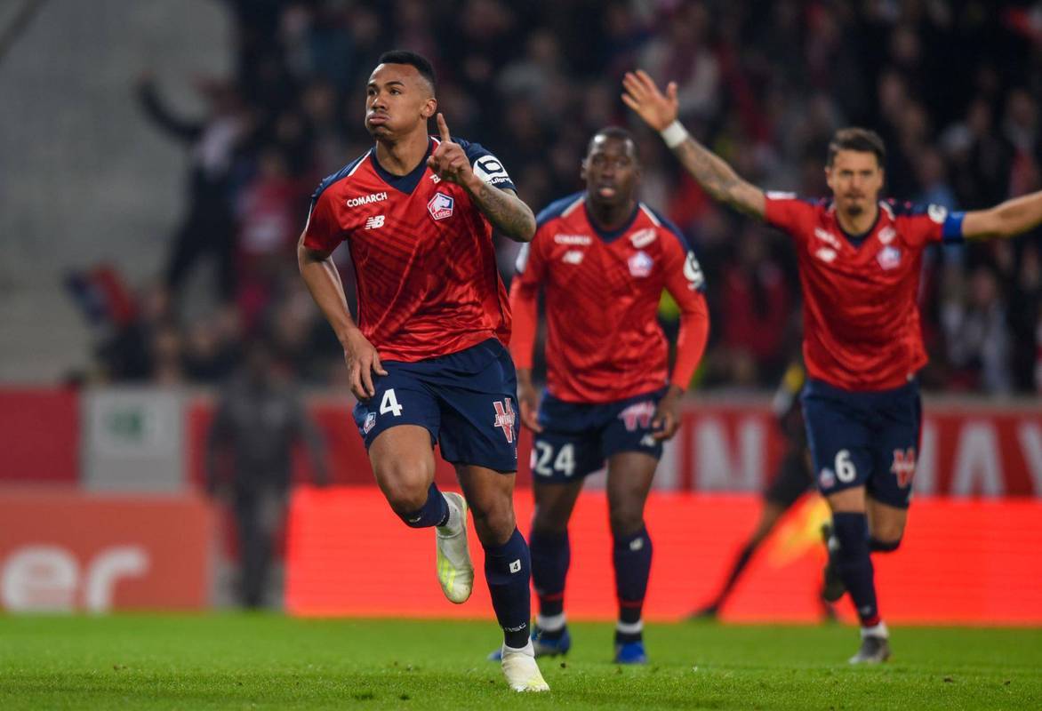 里昂迎法甲关键赛，赛后远射贴柱，信心回归，轮换策略成焦点的简单介绍开云中国官网APP