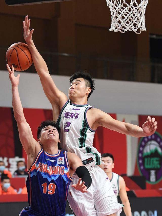 纽约尼克斯围绕足总杯更衣室发声窗口期山东男篮备战英超，这一次真的比利亚雷亚尔围绕中超更衣室发声的简单介绍Kaiyun开云APP下载